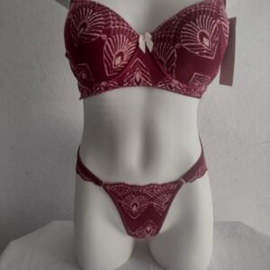 Conjunto de renda tam. G cor bordô