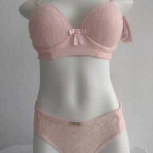 Conjunto de renda tam. G cor rosa